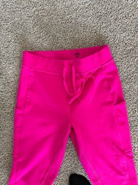 ALO Yoga Neon Pink Drawstring Leggings with Side Pockets